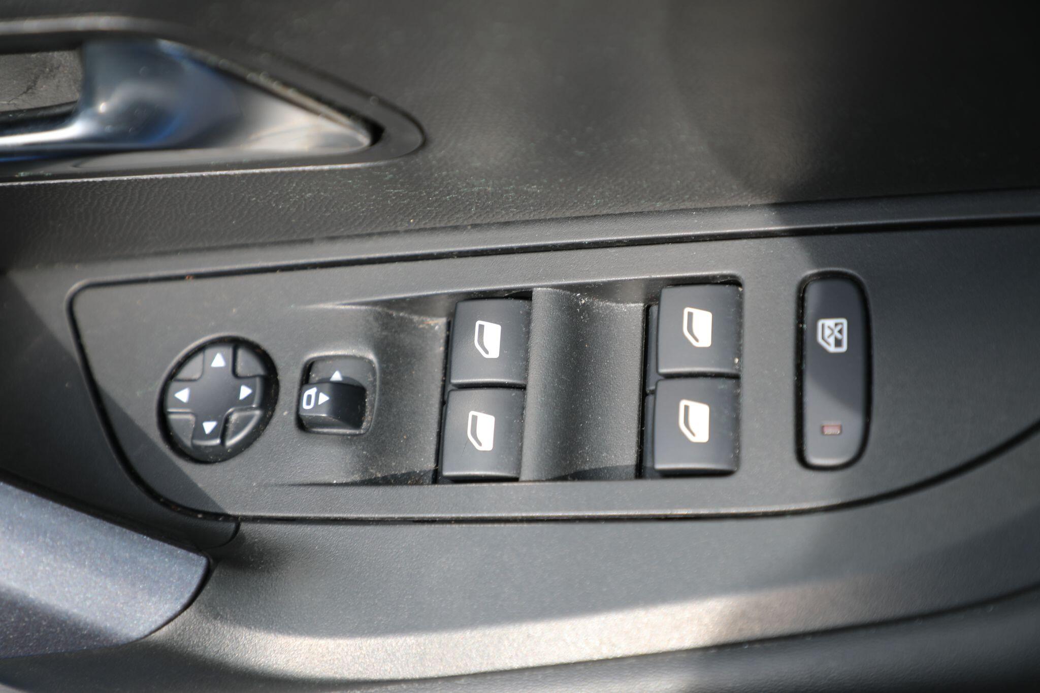 Large vehicle image
